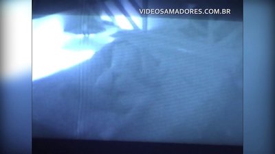 Ər arvadını sikən qonşunu filmə çəkir və onun boynuzlu olduğunu öyrənir