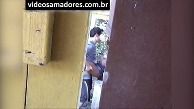 Voyeur video görüntüləri kəşf edənə qədər gənc cütlükləri filmə çəkir