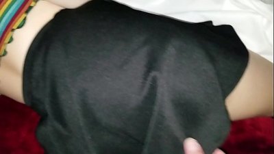 Sleeping bakirə məktəbli bacısı olur onun sıx göt ilə onun barmaqları